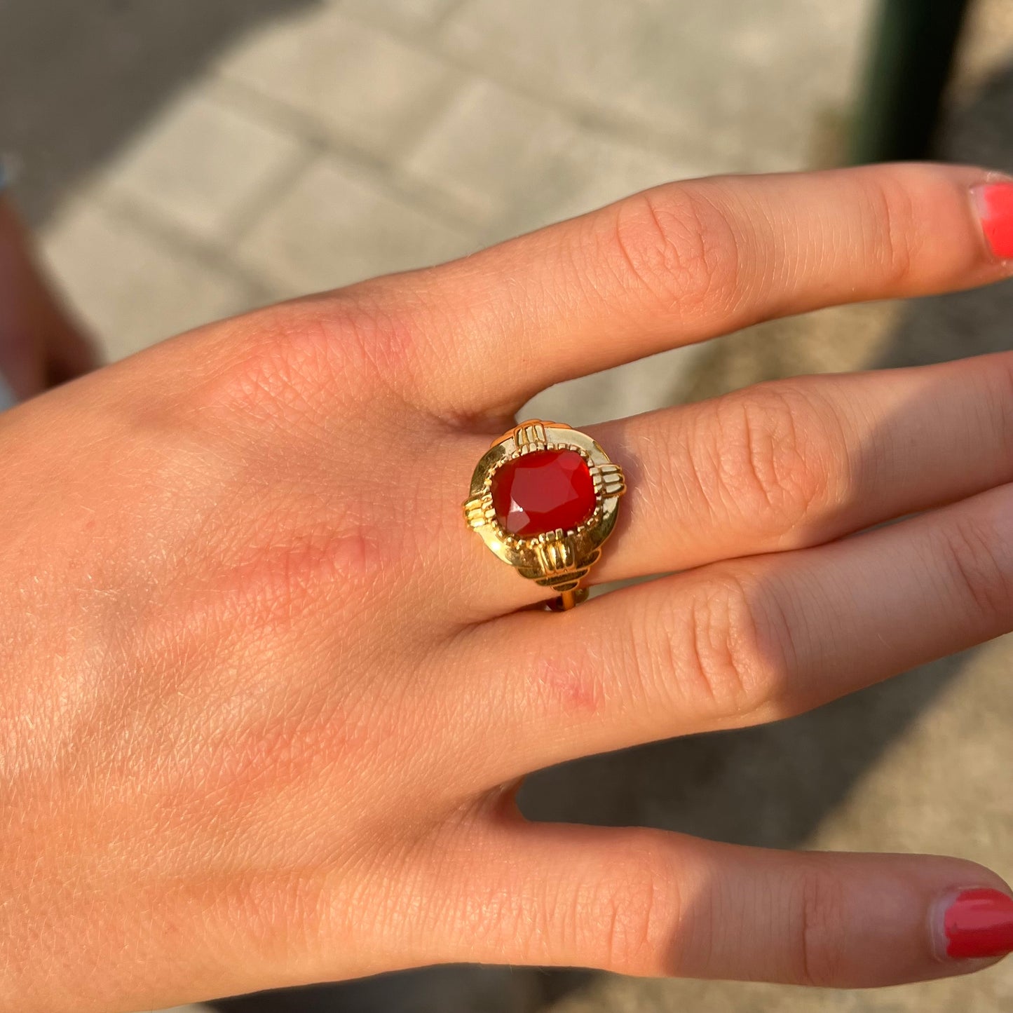 Bague réglable en pierre semis-précieuses Indira, en Cornaline de la marque Au Fil de Lo