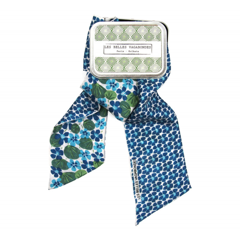 Bandeau de soie Petale, bandeau en soie Les belles vagabondes, bandeau cheveux, bandeau pour femmes, accessoire cheveux, bandeau en soie bleu, bandeau avec des fleurs, compléter son look, accessoire tour du cou, bandeau tour du cou.