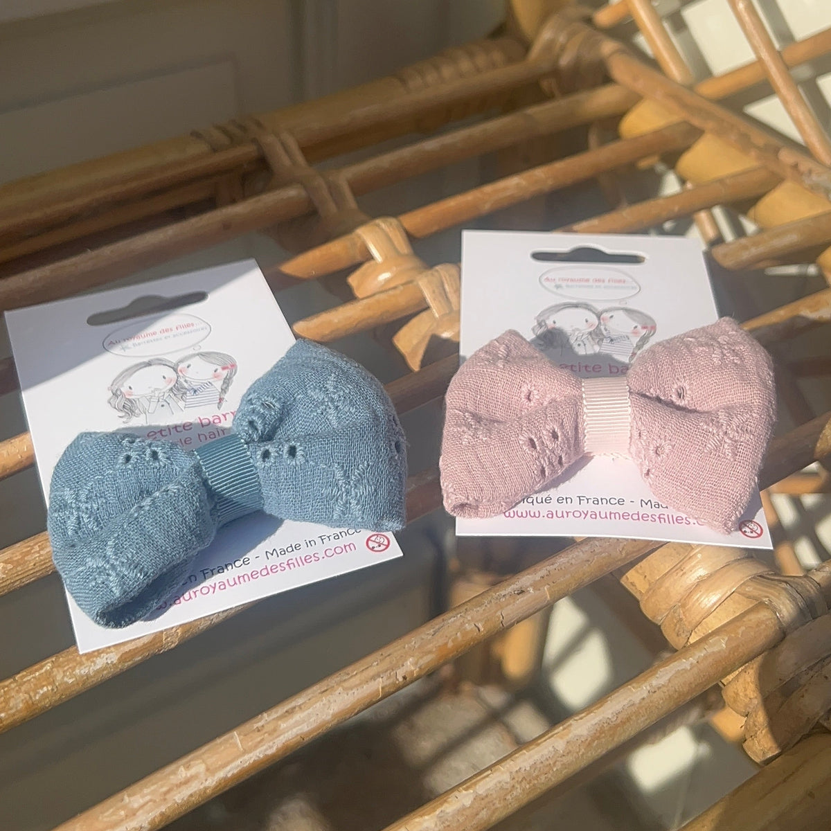 Barrette noeud dentelle, de la marque Au royaume des filles, Fabriqué à la main en france