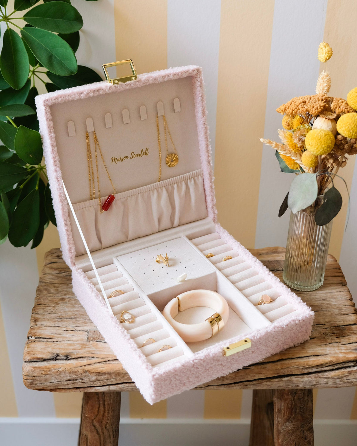Boîte à bijoux Maison Scarlett, Modèle Anne, moumoute rose , Boîte de rangement bijoux.