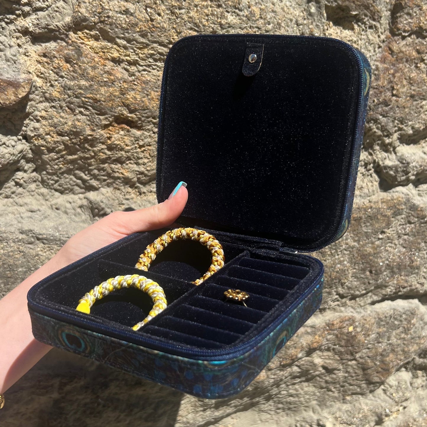 Boite à bijoux ronce à motif paon de la marque Bon Dep