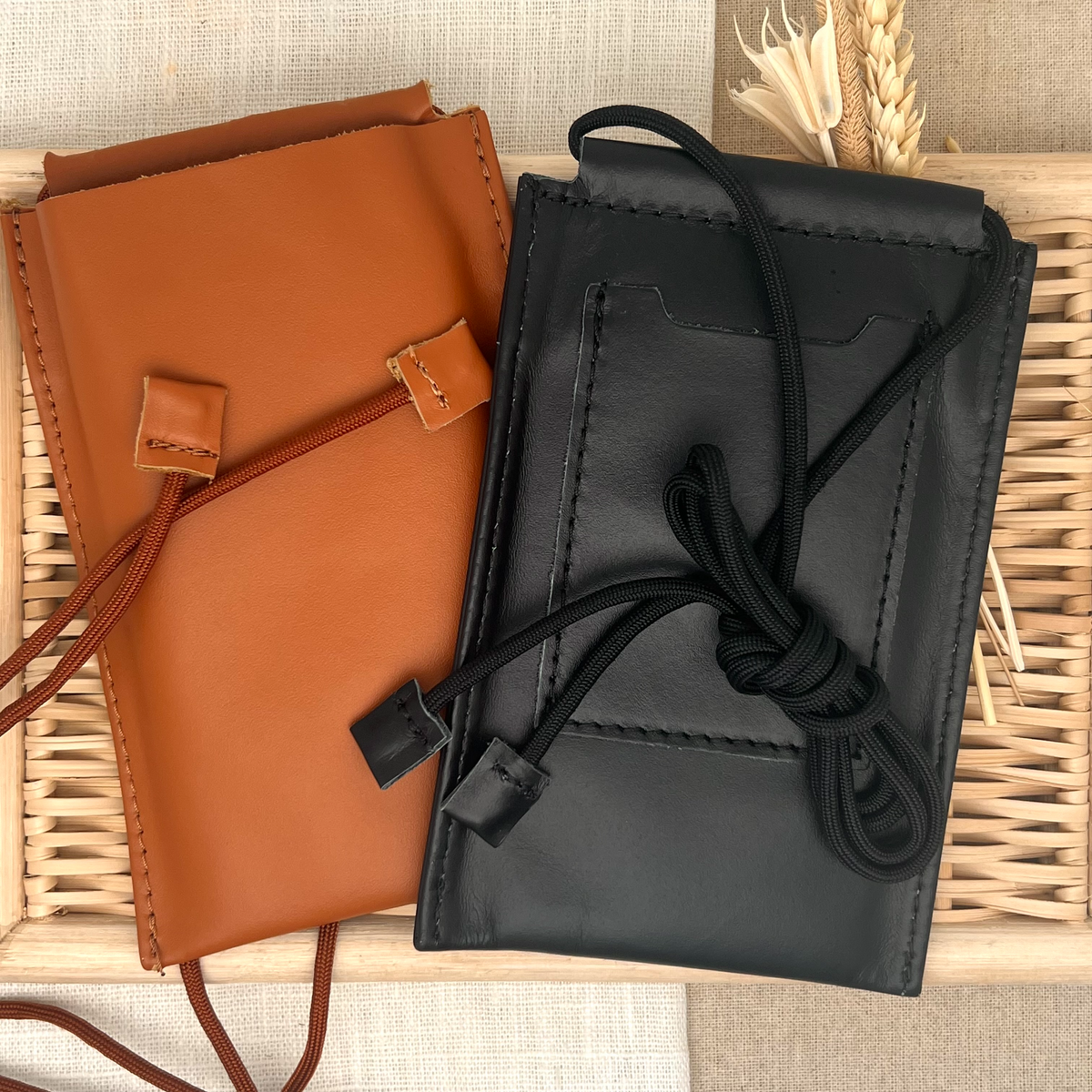 Pochette de téléphone en cuir WATT BIS
