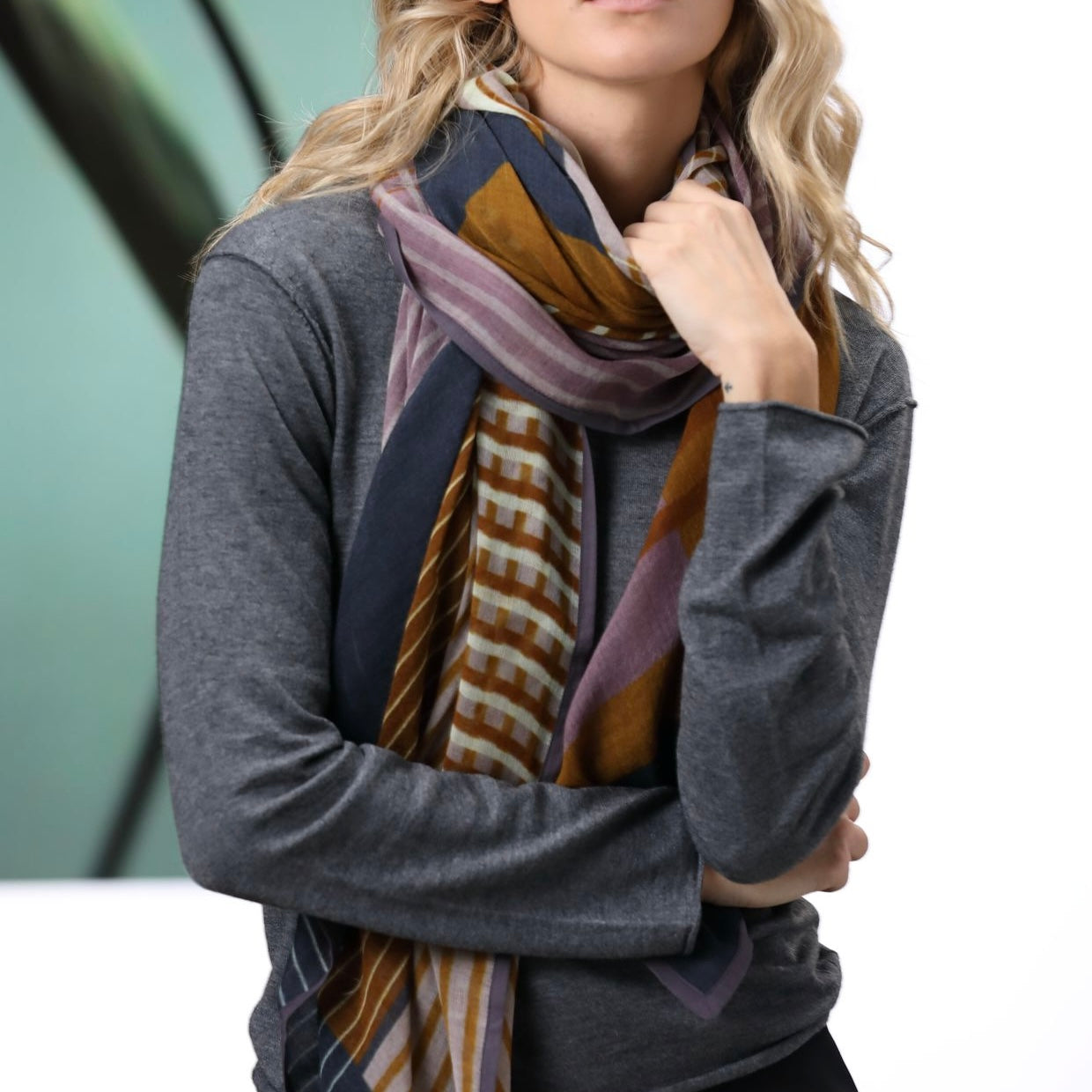 Foulard Dania moutarde de la marque Shalls barcelona, 100 x 180 cm, 100% Laine