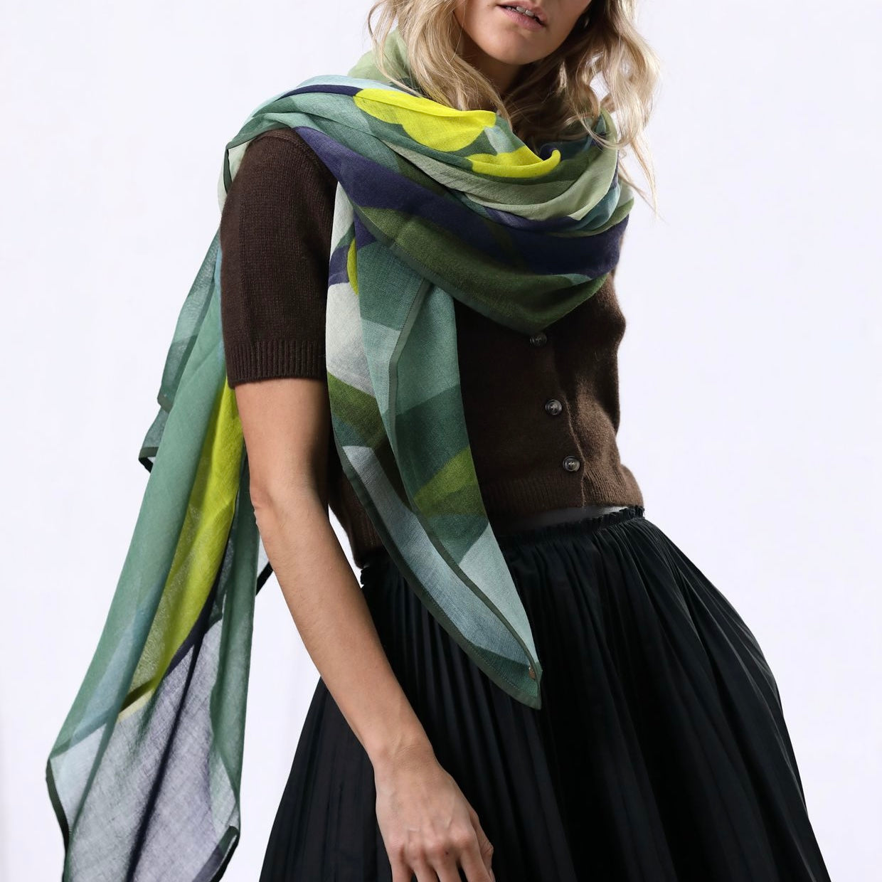 Foulard Elle Green de la marque Shalls Barcelona, 100% Laine, 100 x 180 cm