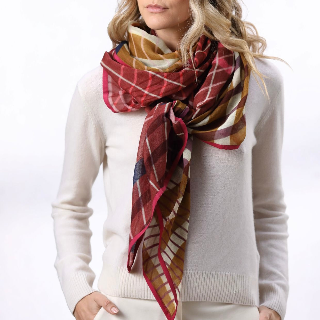 Foulard Indy Pink de la marque Shalls Barcelona, 100% Laine, 100 x 180 cm