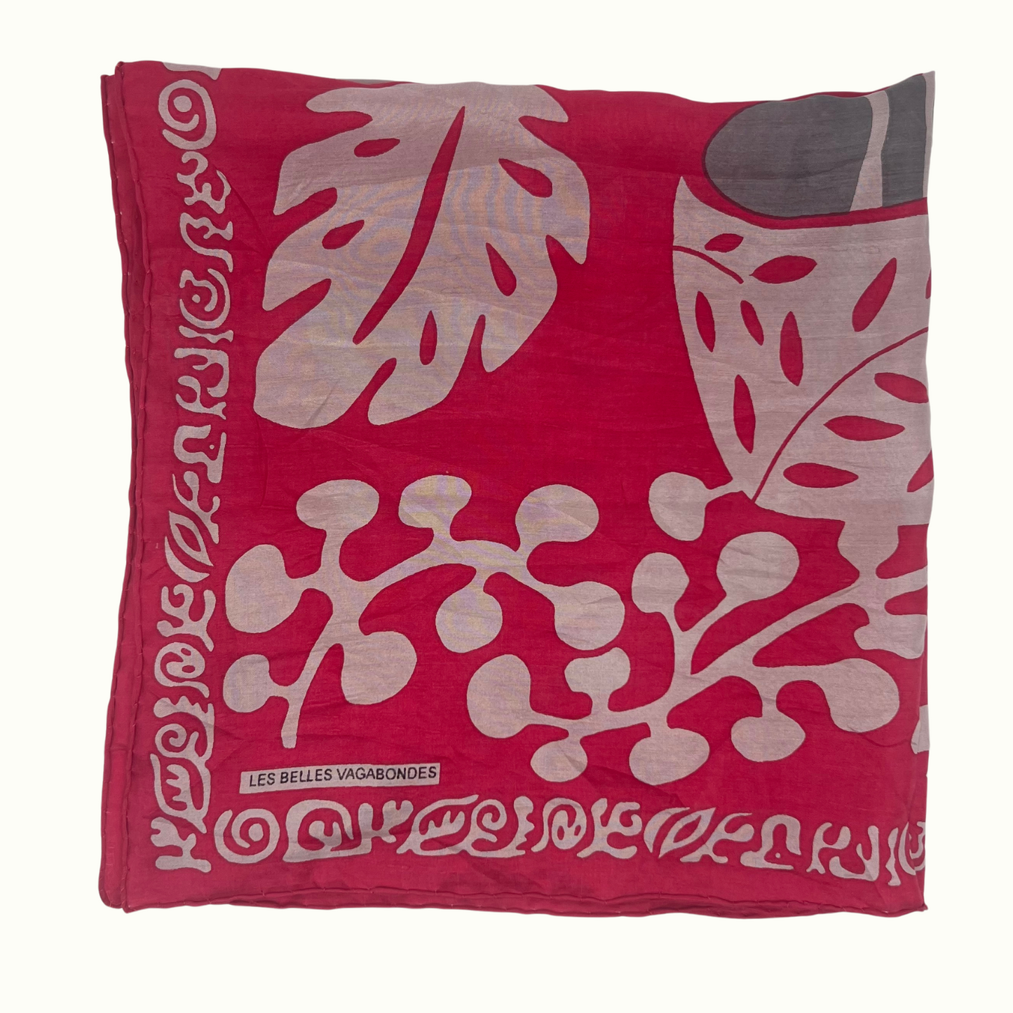 Mini Foulard Arum Rouge de la marque Les Belles Vagabondes, 100% Soie, Made In India, Dessiné en France