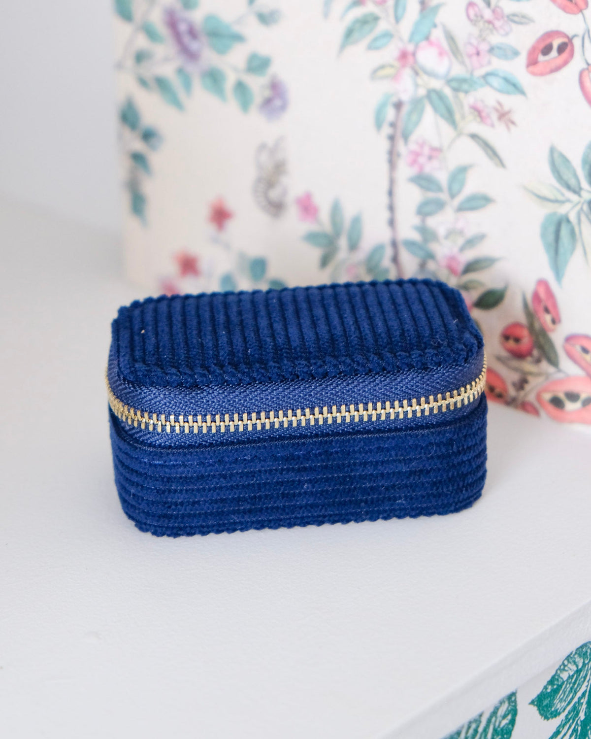 Mini boîte à bijoux Marie Maison Scarlett, Boîte à bijoux de voyage, Velours côtelé, Bleu Marine, A emporter dans son sac