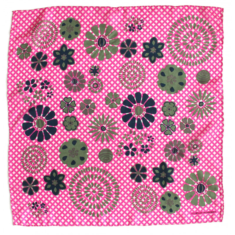 Mini carré de soie Shippo, Les belles vagabondes, 50 cm x 50 cm, carré en soie pour femme, carré en soie pour fille, carré en soie fuchsia, carré en soie motif fleurs, carré en soie pour le printemps, carré en soie pour l'été