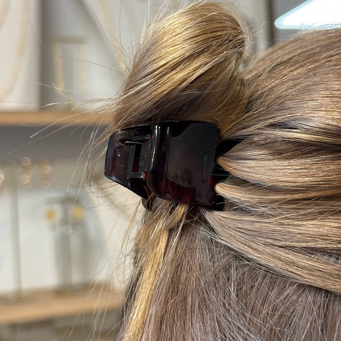 Petite pince cheveux marron fonce