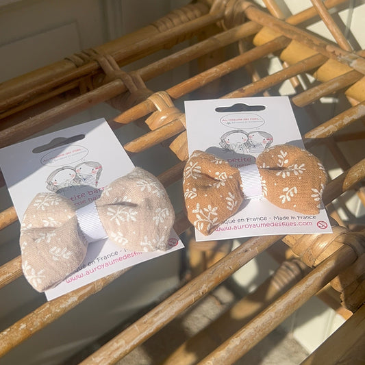 Barrette noeud feuille, de la marque Au royaume des filles, Fabriqué à la main en france