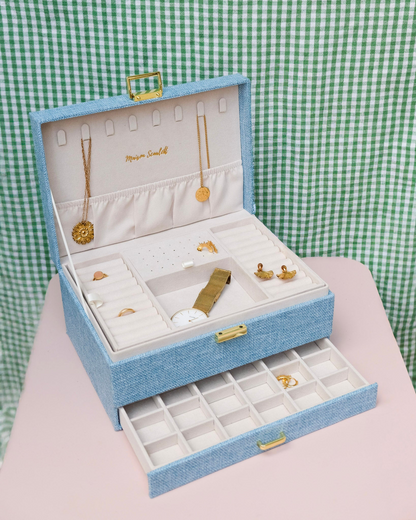 Boîte à bijoux Denise en lin bleu ciel Maison Scarlett - boite à bijoux de la marque Maison Scarlett - boite à bijoux  - grande boite à bijoux - boite à bijoux bleu ciel - boite à bijoux idées cadeaux - boite à bijoux avec plein de rangement