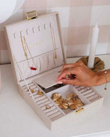 Boîte à bijoux Maison Scarlett, Modèle Anne, Velours côtelé, Beige , Boîte de rangement bijoux.