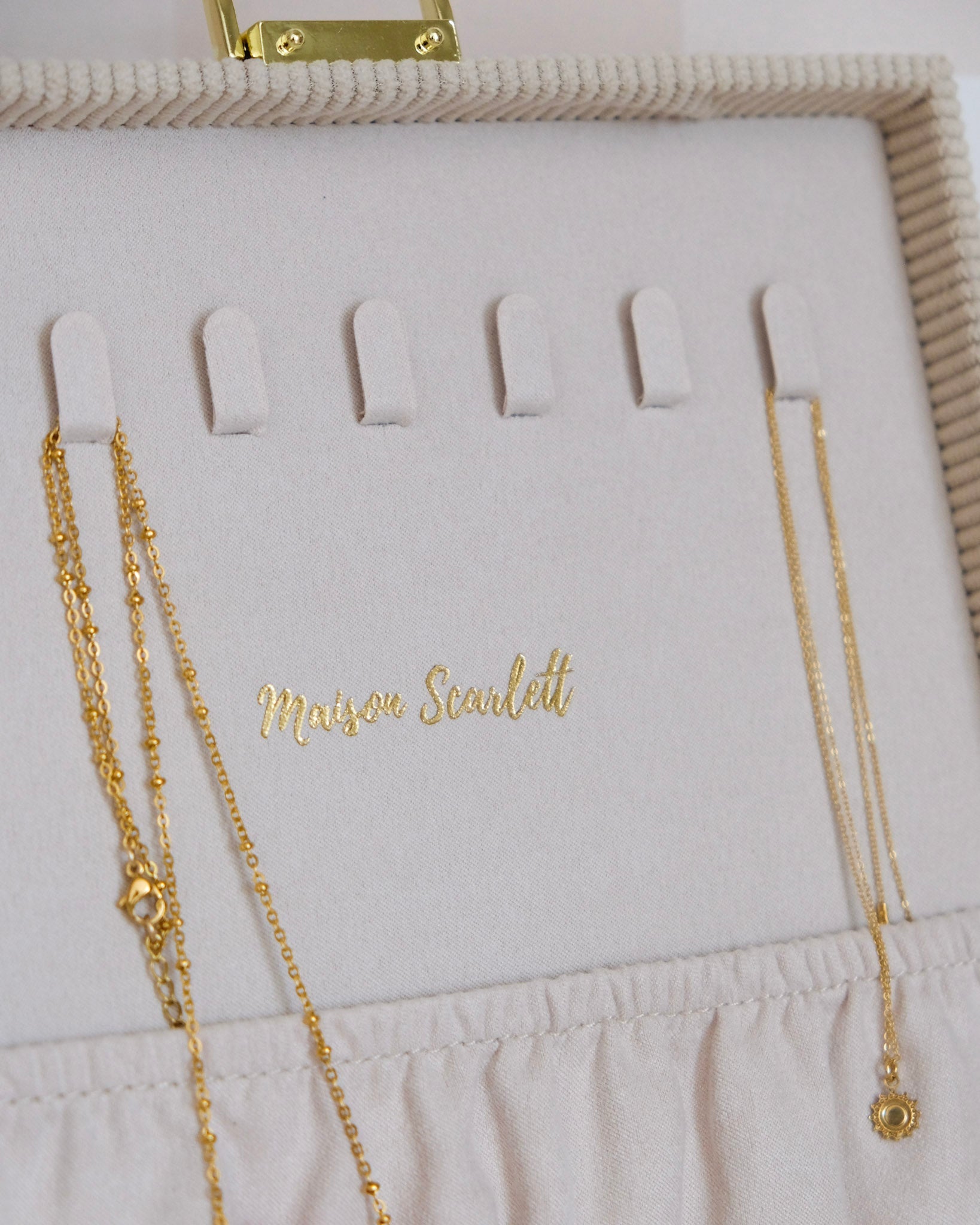 Boîte à bijoux Maison Scarlett, Modèle Anne, Velours côtelé, Beige , Boîte de rangement bijoux.