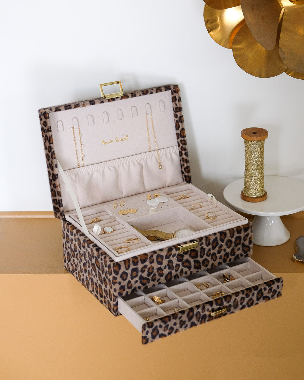 Boîte à bijoux Maison Scarlett, Modèle Denise, Velours ultra-doux léopard, Grande capacité de rangement, Boîte de rangement bijoux