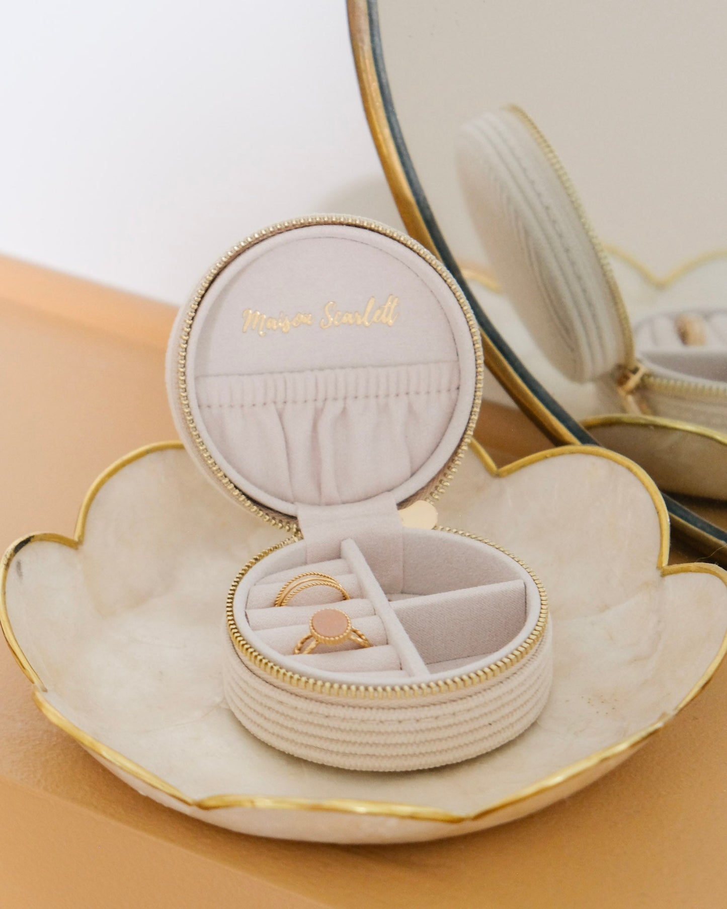 Boîte à bijoux Maison Scarlett, Modèle Yvonne, beige , boîte à bijoux de voyage , Boîte de rangement bijoux, A emporter dans son sac ou sa valise