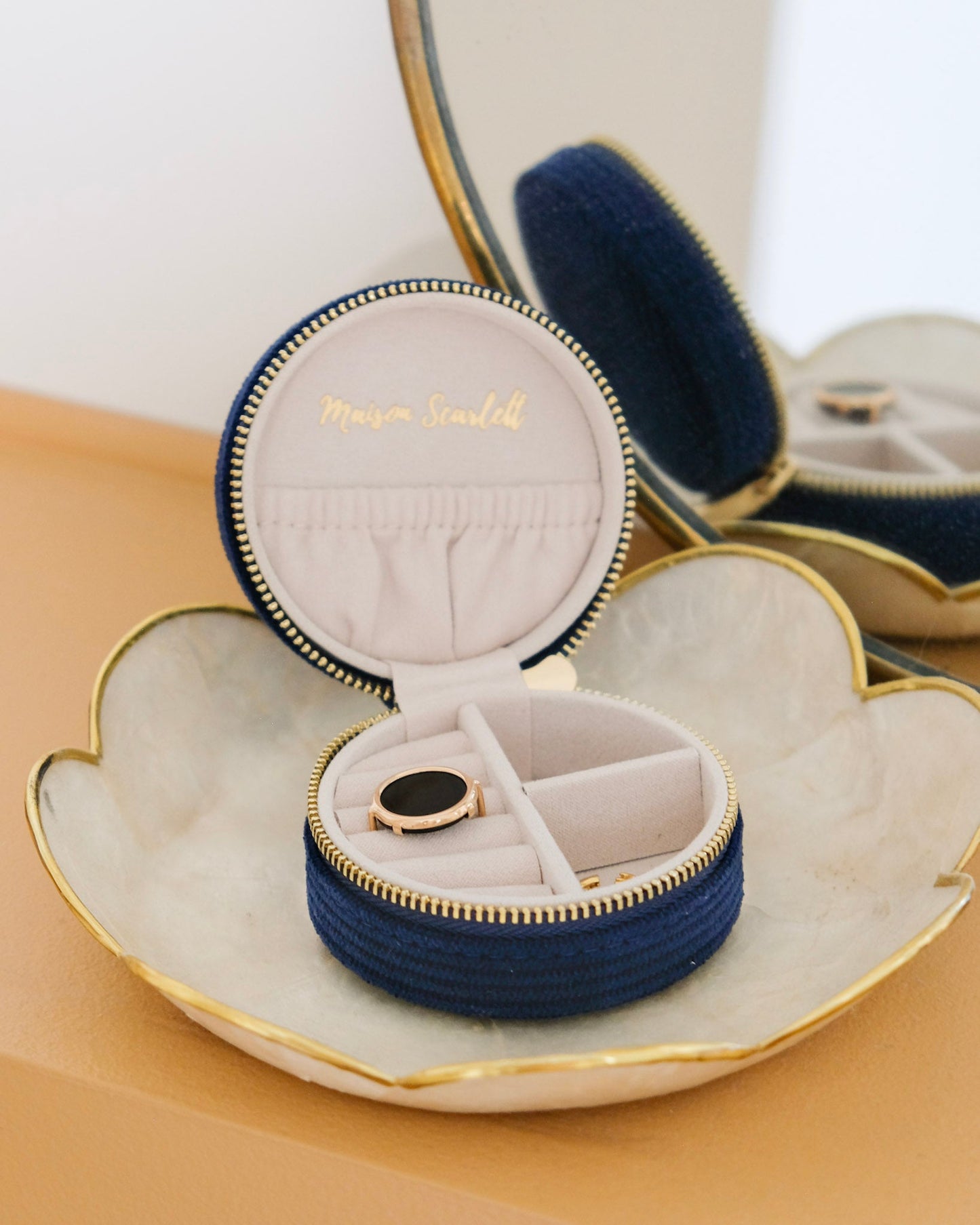 Boîte à bijoux Maison Scarlett, Modèle Yvonne, bleu marine , boîte à bijoux de voyage , Boîte de rangement bijoux, A emporter dans son sac ou sa valise