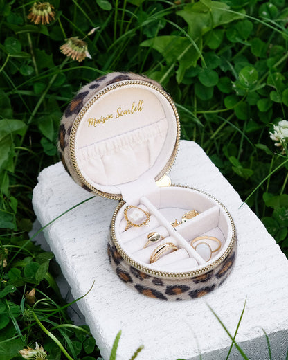 Boîte à bijoux Maison Scarlett, Modèle Yvonne, leopard , boîte à bijoux de voyage , Boîte de rangement bijoux, A emporter dans son sac ou sa valise