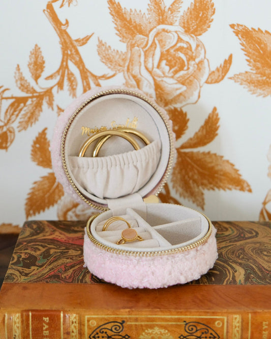 Boîte à bijoux Maison Scarlett, Modèle Yvonne, moumoute rose , boîte à bijoux de voyage , Boîte de rangement bijoux