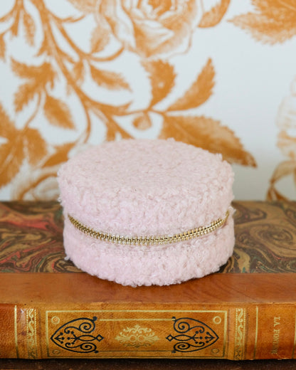 Boîte à bijoux Maison Scarlett, Modèle Yvonne, moumoute rose , boîte à bijoux de voyage , Boîte de rangement bijoux, A emporter dans son sac ou sa valise