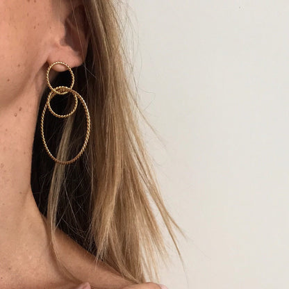 Boucles d’oreilles Alexandra Intuitu, boucles d'oreilles XL, Maxi boucles d'oreilles, Boucles d'oreilles on percées, Boucles d'oreilles en clip, grandes boucles d'oreilles, Boucles d'oreilles plaqué or, Boucles d'oreilles Intuitu, Boucles d'oreilles créateurs parisien