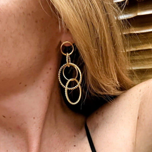 Boucles d’oreilles Deva Intuitu, boucles d'oreilles XL, Maxi boucles d'oreilles, Boucles d'oreilles on percées, Boucles d'oreilles en clip, grandes boucles d'oreilles, Boucles d'oreilles plaqué or, Boucles d'oreilles Intuitu, Boucles d'oreilles créateurs parisien