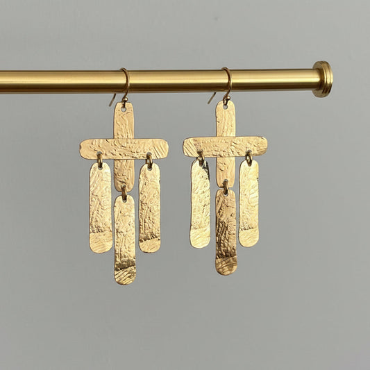 Boucles d’oreilles Esmeralda , Boucles d’oreilles pendantes, grande boucles d'oreilles, boucle d'oreille croix, Boucles d'oreilles percées, Boucles d'oreilles plaqué or, Boucles d'oreilles Intuitu, Longue boucles d'oreilles, Boucles d'oreilles créateurs parisien, boucles d'oreilles à porter tous les jours.