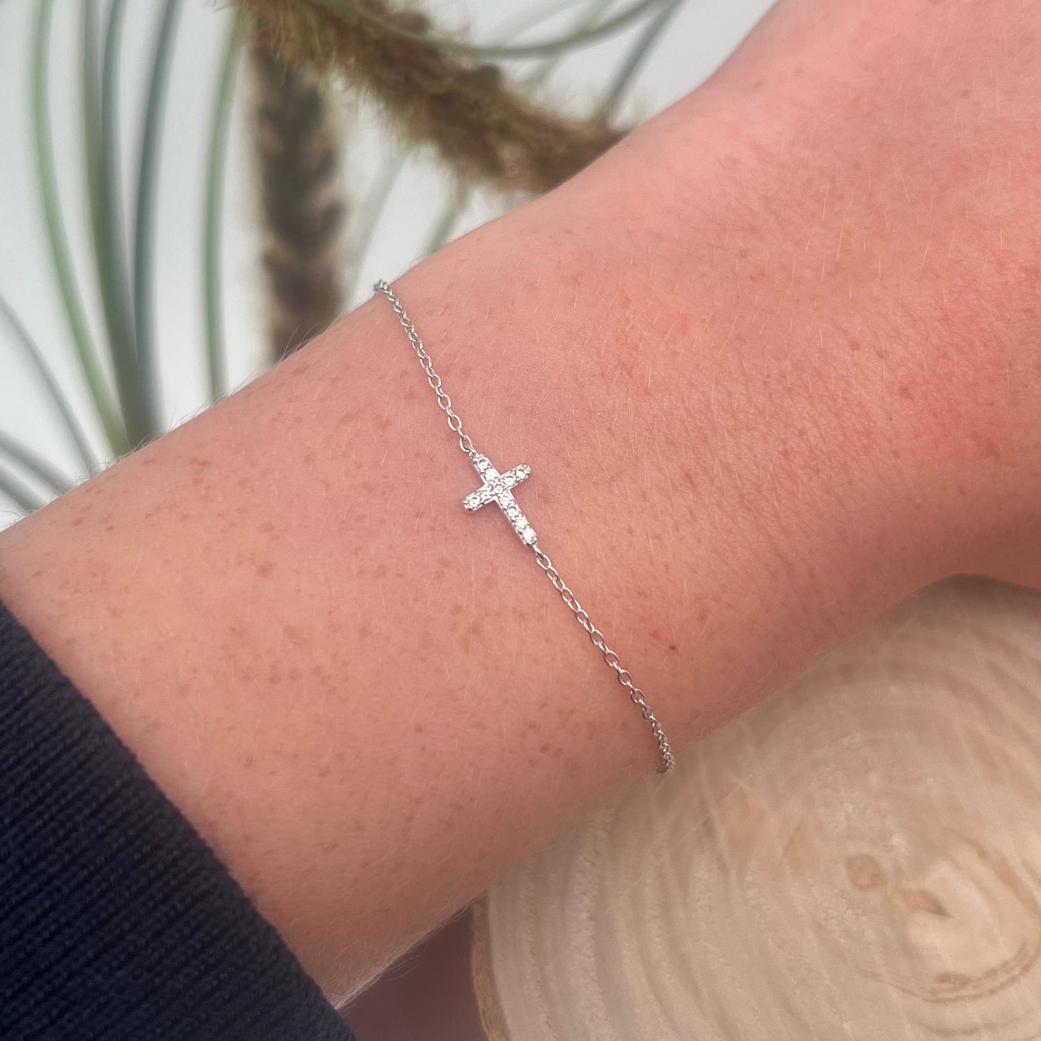 Bracelet croix plaqué or ou argent WATT BIS