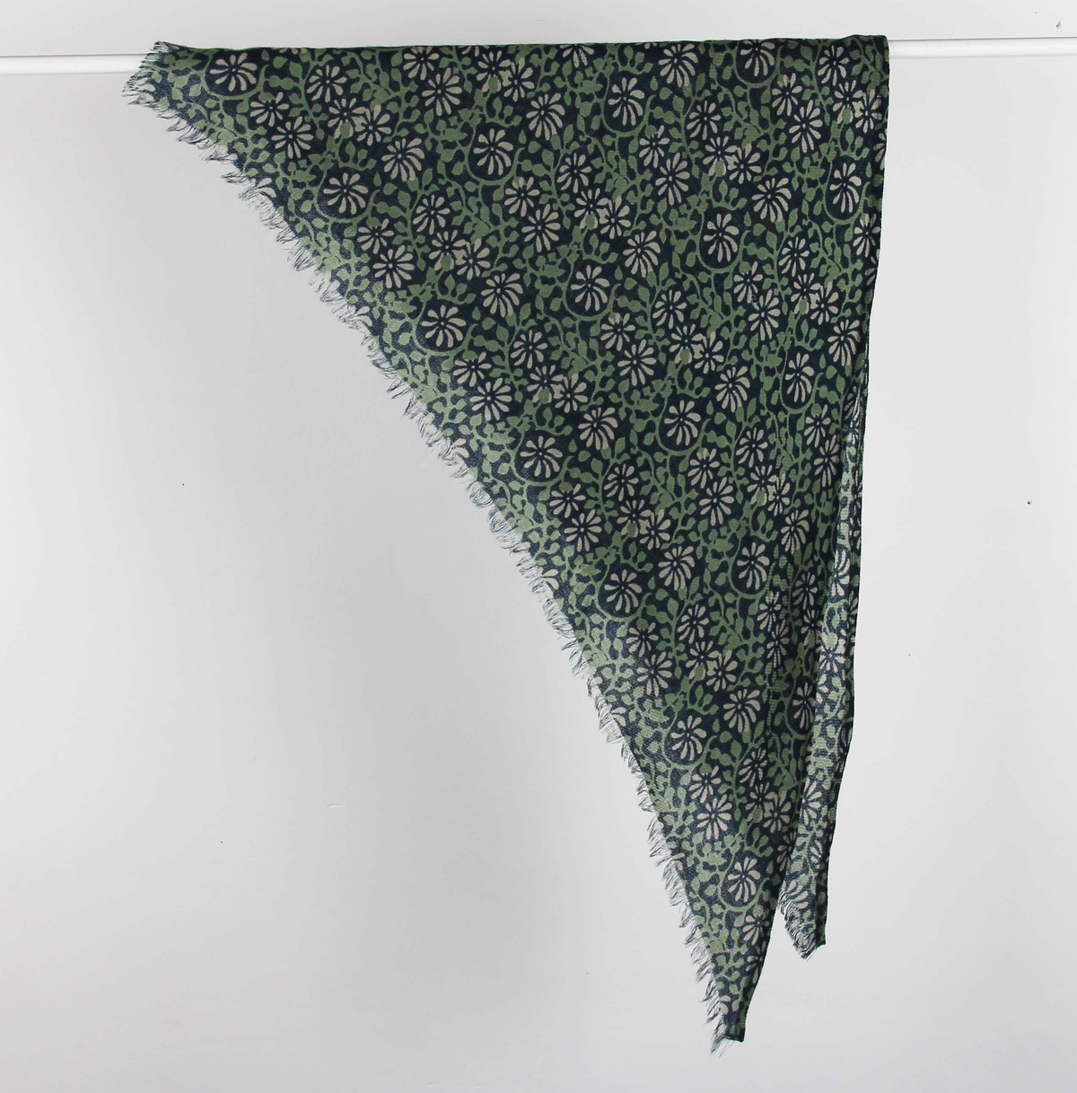 Foulard triangle en laine Suzanne Les belles vagabondes