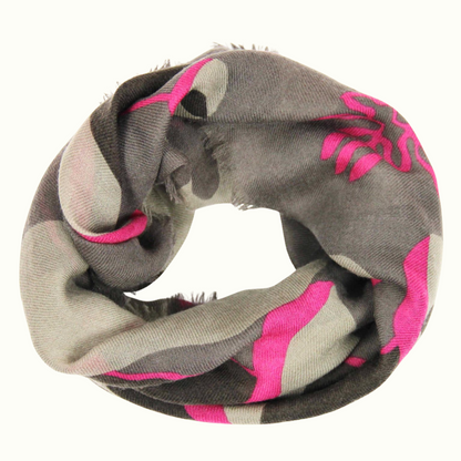 Carré Laine Abysse Fuchsia de la marque Les Belles Vagabondes, 100% Laine, Fabrication artisanale en Inde, Dessiné à la main en France