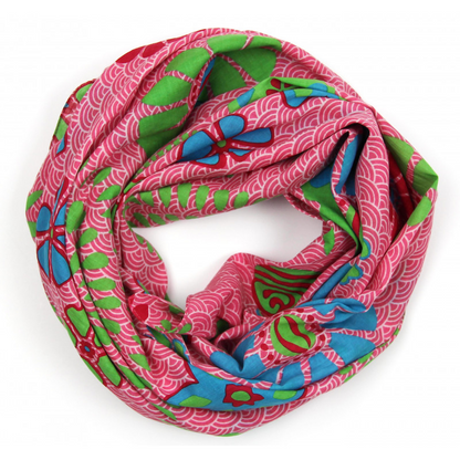 Carré de coton Seigaiha, carré de coton Les belles vagabondes, carré de coton rose, foulard rose, accessoire de mode pour femme, accessoire de mode, Idée de cadeau femme, foulard en 100% coton, 100% coton Bio