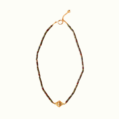Collier Chocker Orti Kaki en turquoise africaine de la marque Juhu, inspiration indienne
