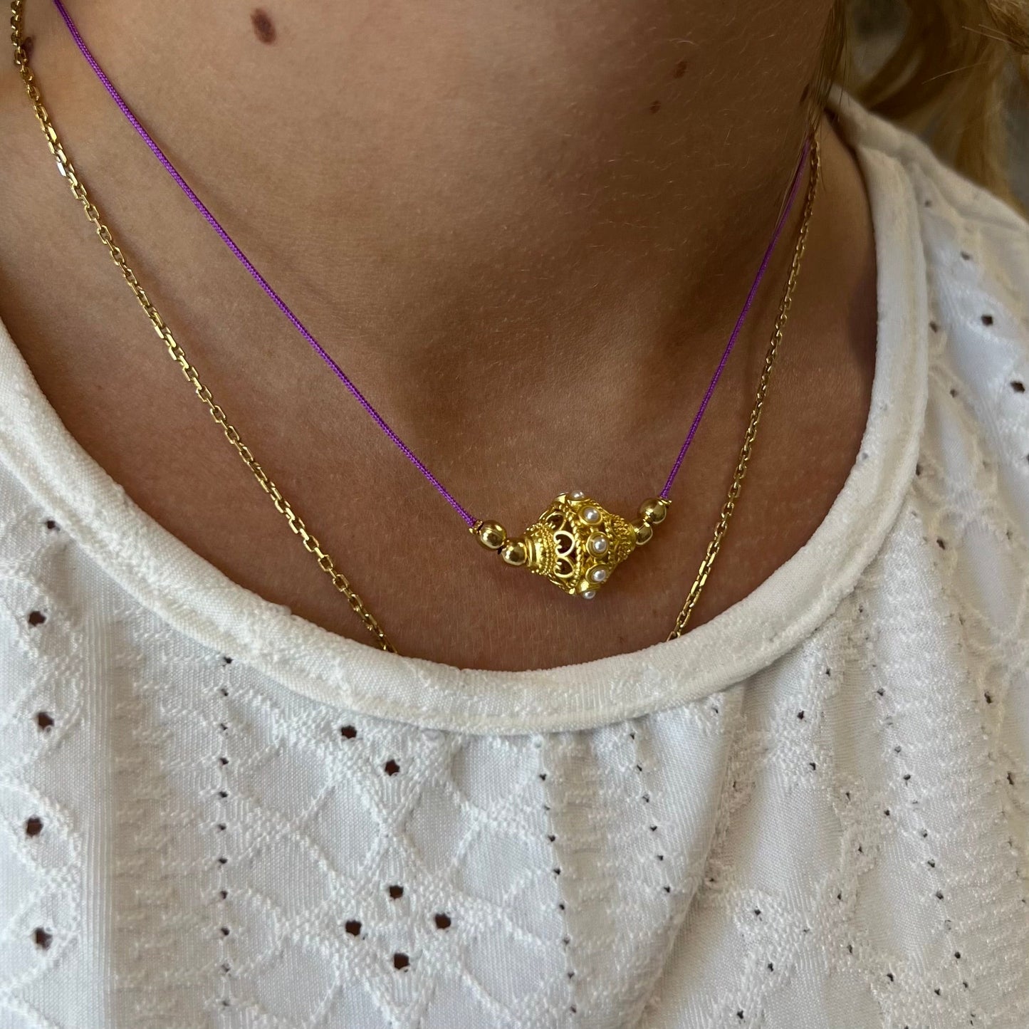 Collier Soum indien violet de la marque Juhu