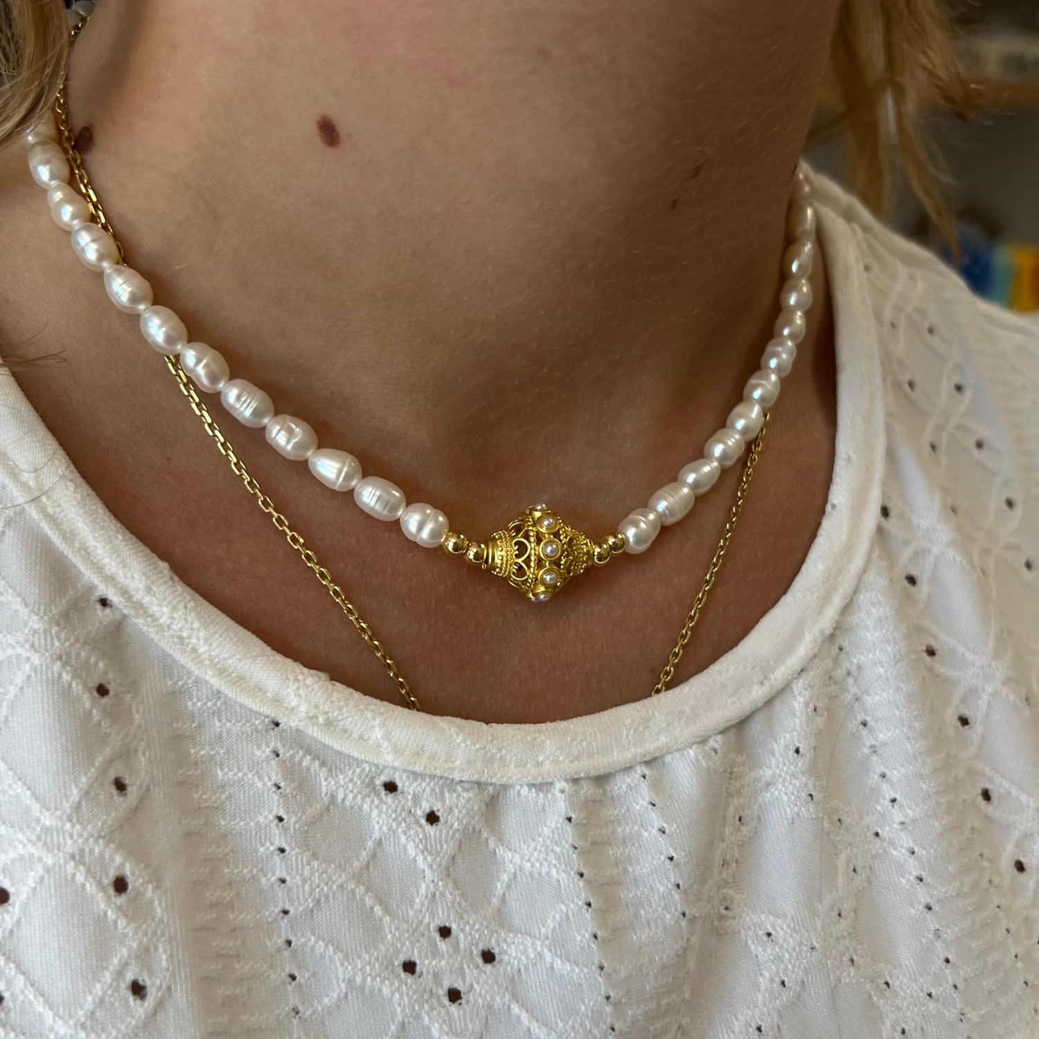 Collier chocker Flor en perle inspiration d'eau douce de la marque Juhu