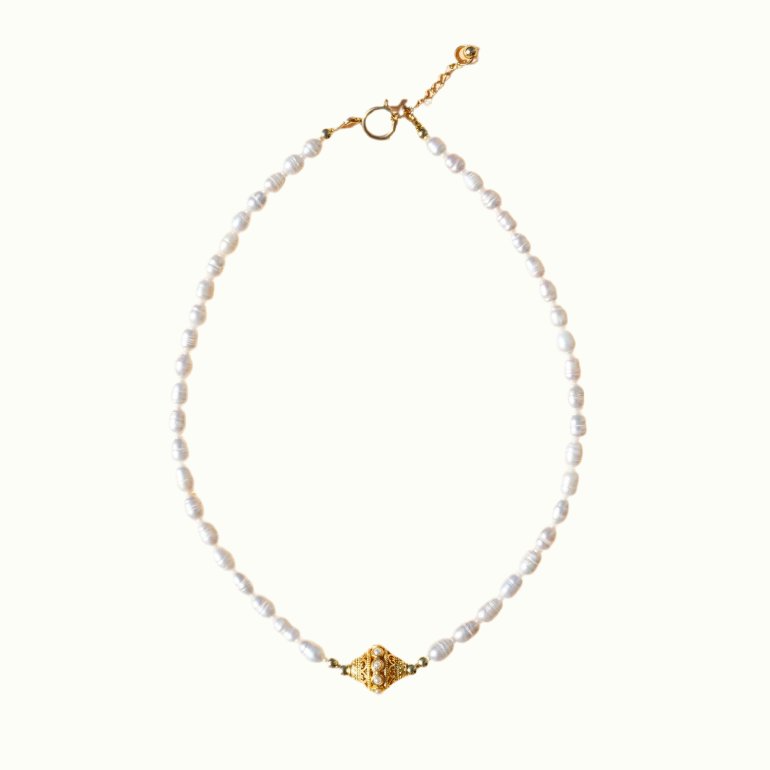 Collier chocker Flor en perle inspiration d'eau douce de la marque Juhu