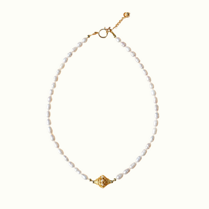 Collier chocker Flor en perle inspiration d'eau douce de la marque Juhu