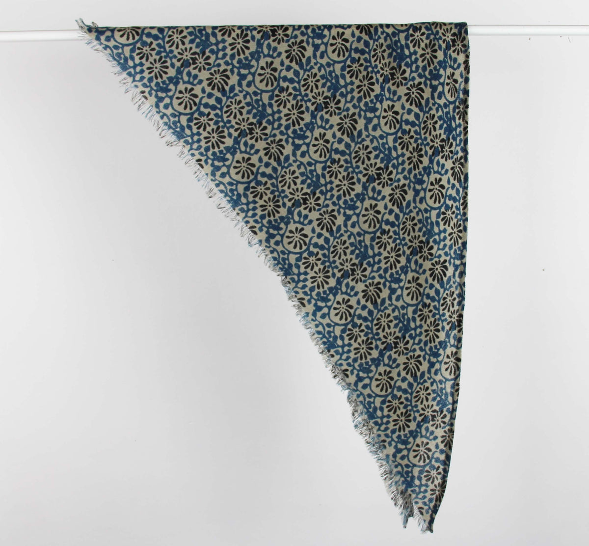 Foulard triangle en laine Suzanne Les belles vagabondes