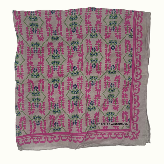 Foulards carré de soie Albertine fuchsia de la marque Les Belles Vagabondes, 100% Soie