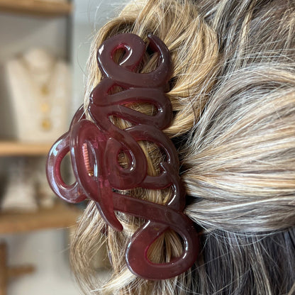 Grande pince à cheveux love de couleur aubergine et de la marque bon dep