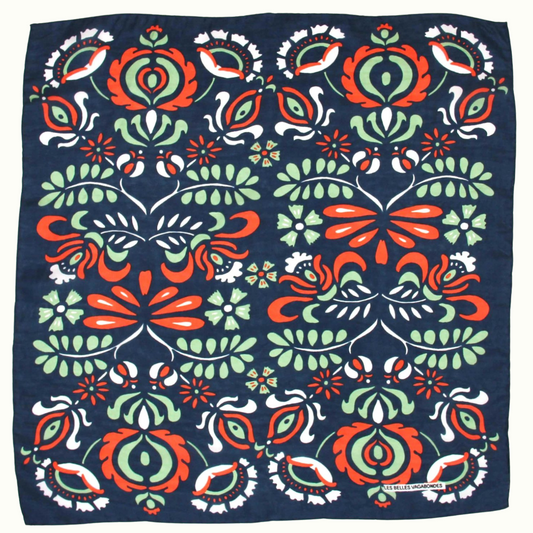 Mini Foulard Yulia Orange de la marque Les Belles Vaabondes, 100% Soie, Dessiné en France, Fabriqué en Inde