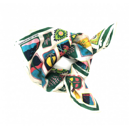 Mini carré de soie Postcard, carré de soie Les belles vagabondes, carré de soie à motif, carré en soie vacances d'été, carré en soie d'été, carré en soie vert, carré en soie vert, carré en soie motif original, accessoire pour cheveux, différentes façons de porter le foulard, différentes façons de porter le carré de soie