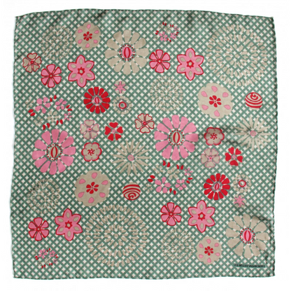 Mini carré de soie Shippo, Les belles vagabondes, 50 cm x 50 cm, carré en soie pour femme, carré en soie pour fille, carré en soie gris carré en soie motif fleurs, carré en soie pour le printemps, carré en soie pour l'été