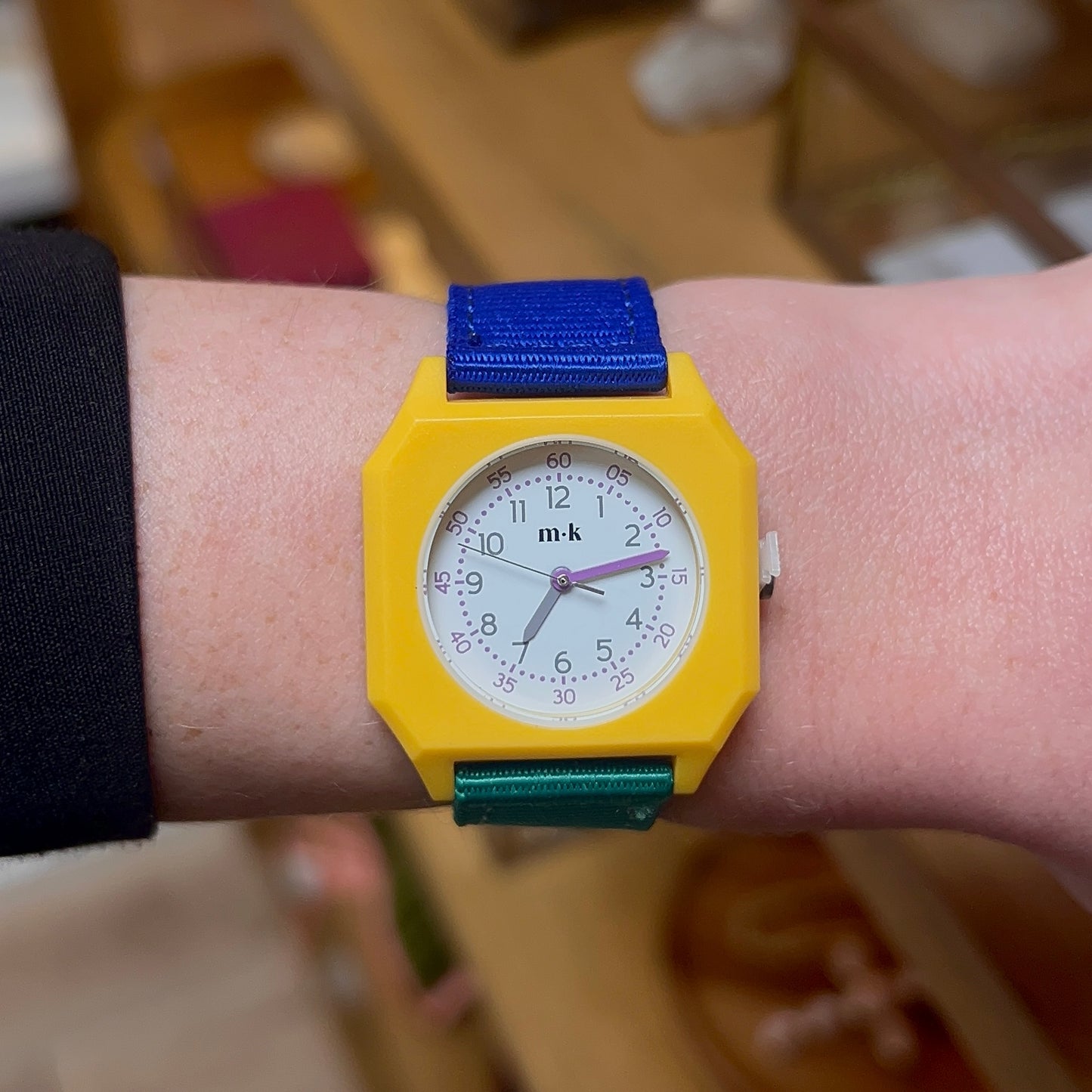 Montre "Banana Haeven" pour enfant, Montre pour enfant, montre pour femme, montre qui facilite la lecture de l'heure, Montre d'apprentissage, Montre colorées, Montre avec les minutes, Montre mini kyomo, Montres fun, montre réglables.