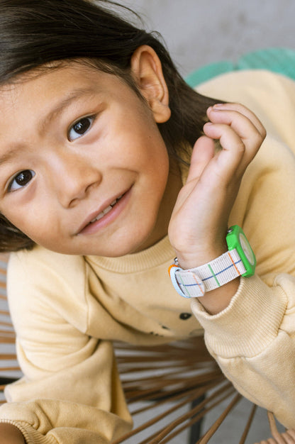 Montre Color Notebook - Collaboration Taxi Brousse x Mini Kyomo Mini Kyomo - Montre Colors lines pour enfant Mini Kyomo - Montre Mini Kyomo - Montre pour les enfants - Montres pour femmes - Montre pour garçon - Montre pour fille - Montre pour homme- Montres qui résiste sous l'eau - Montre pour apprendre l'heure