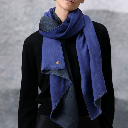Foulard Nina Blue de la marque Shalls Barcelona, 100% Laine, 70 x 190 cm