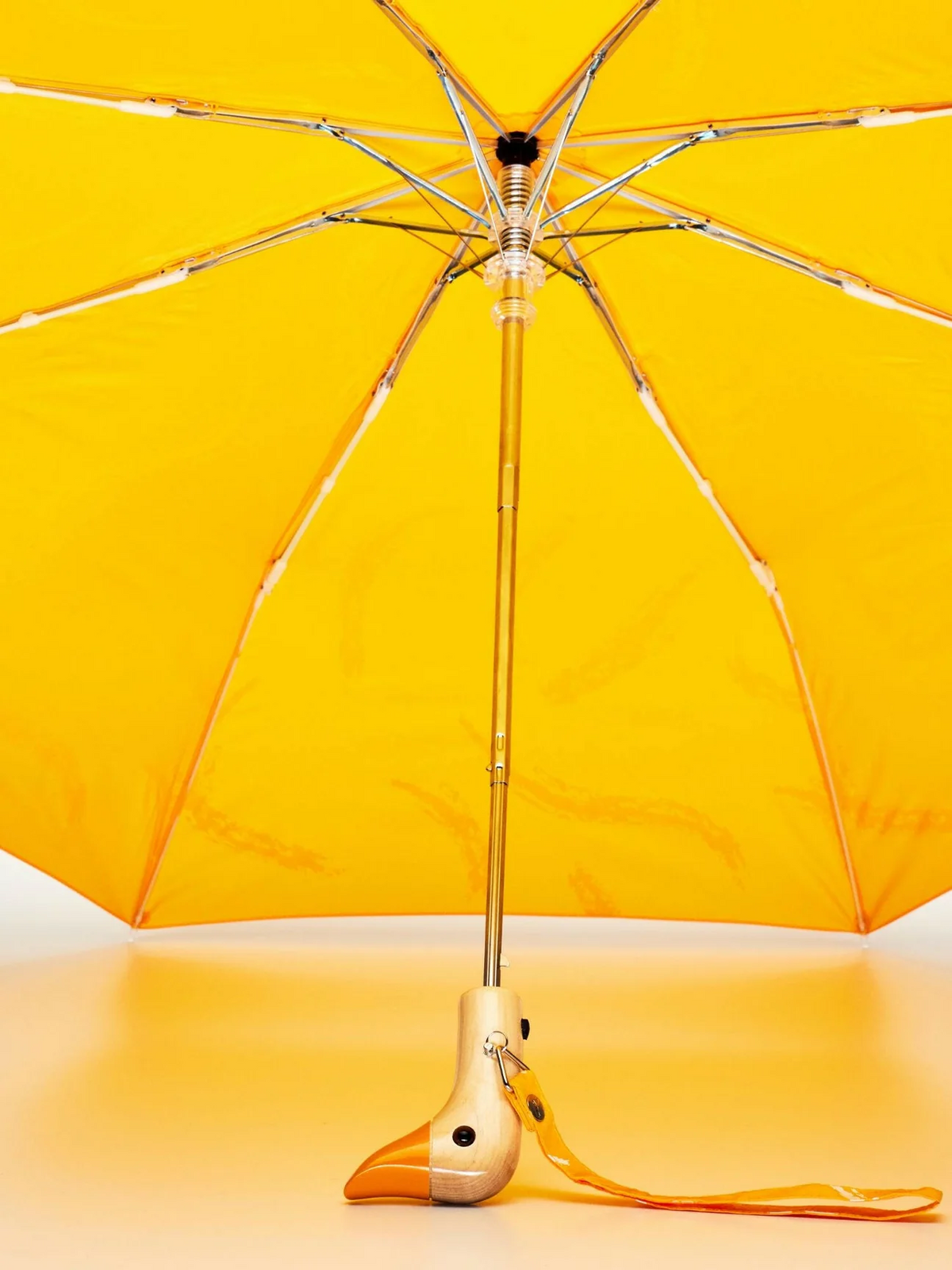 Parasol Avec Manche En Bois, Diamètre 250cm Parasol Avec Manche En Bois, Diamètre 250cm