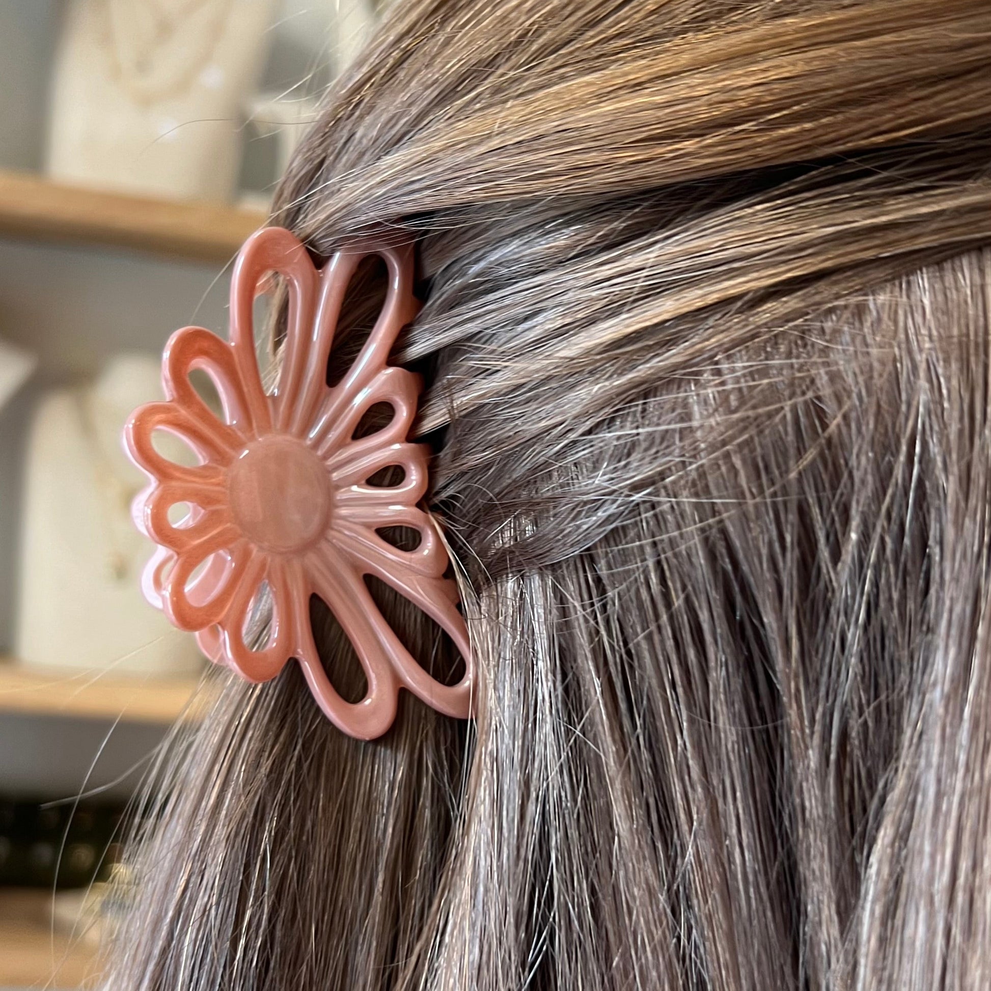 Pince à cheveux fleurs Nude de la marque Bon dep 