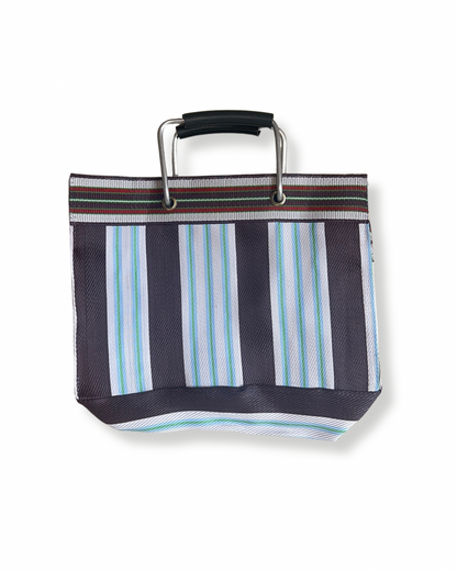 Sac vintage babachic - sac vintage en plastique recyclé -  sac vintage année 80 - sac coloré - sac de marché - sac de vacance - sac originale - sac avec anses - sac qui se porte à la main - sac bleu clair et marron