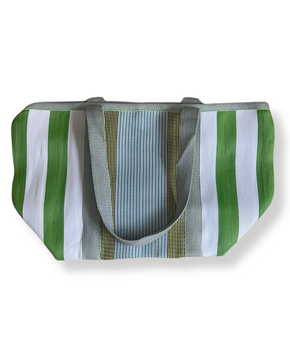 Sac de plage avec fermeture Babachic - sac de pique nique avec fermeture Babachic - sac de vacance - sac résistant au sable, sac avec fermeture- sac avec anse qui se porte sur l'épaule - Sac babachic - sac en plastique recyclé - sac avec pochette intégré - sac Vert