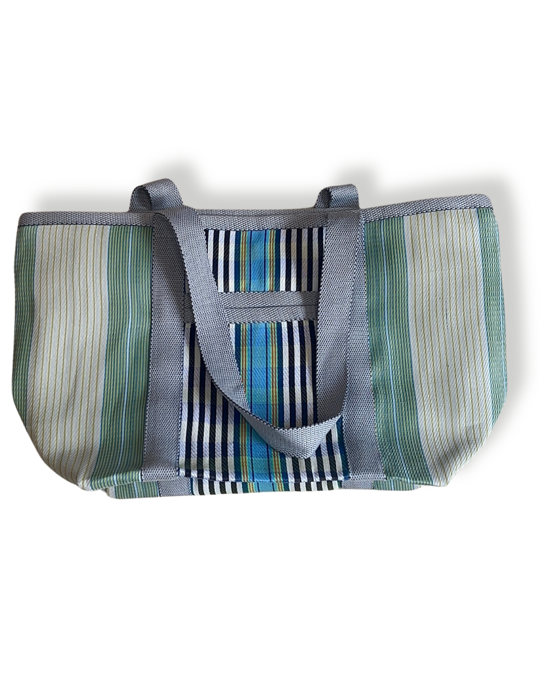 Sac de plage avec fermeture Babachic - sac de pique nique avec fermeture Babachic - sac de vacance - sac résistant au sable, sac avec fermeture- sac avec anse qui se porte sur l'épaule - Sac babachic - sac en plastique recyclé - sac avec pochette intégré - sac blanc Vert clair -Bleu
