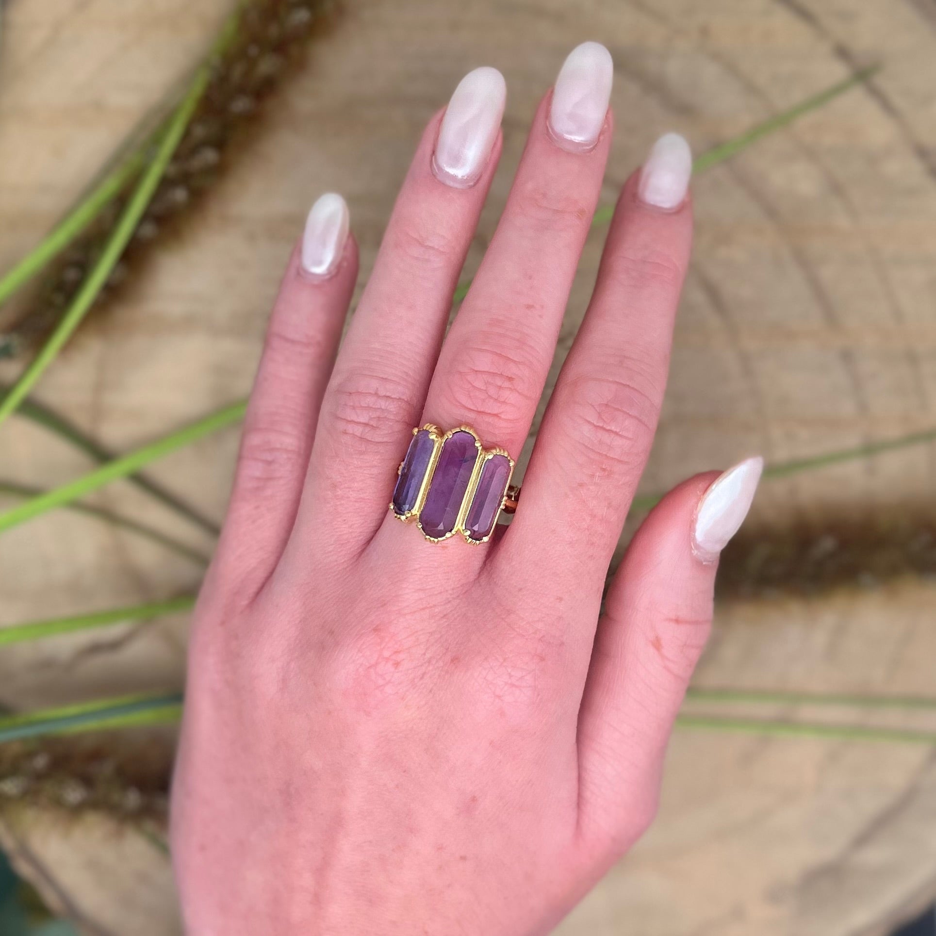 bague reglable 3 barrettes amethyste portée